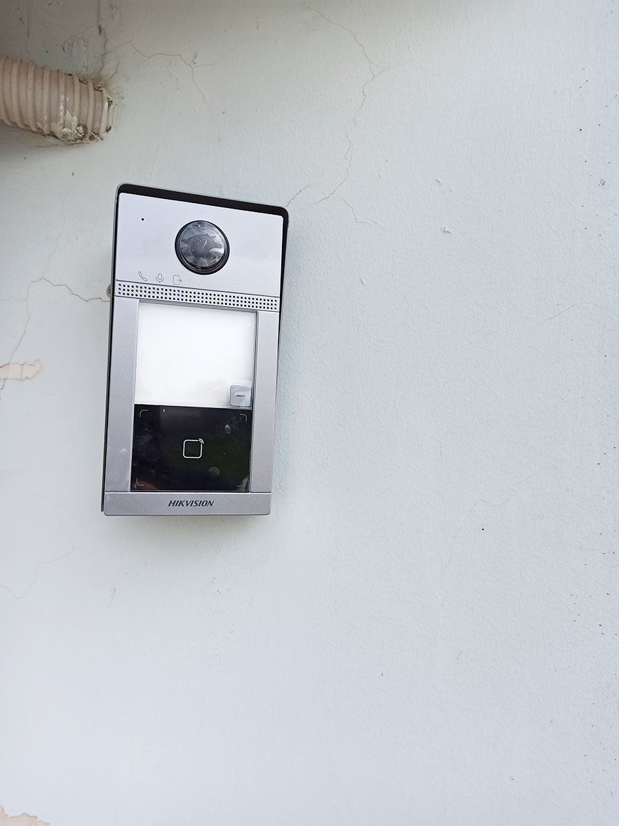 θυροτηλεόραση